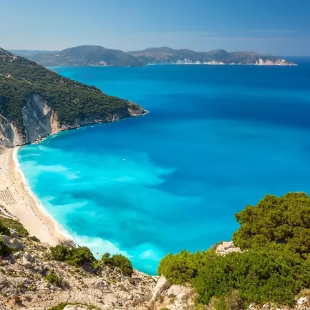 فيلة Nafsika House